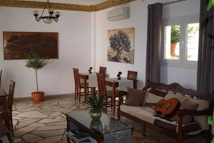 Room 2 of 11