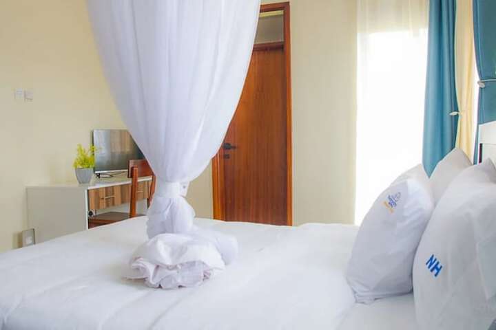 Room 3 of 20
