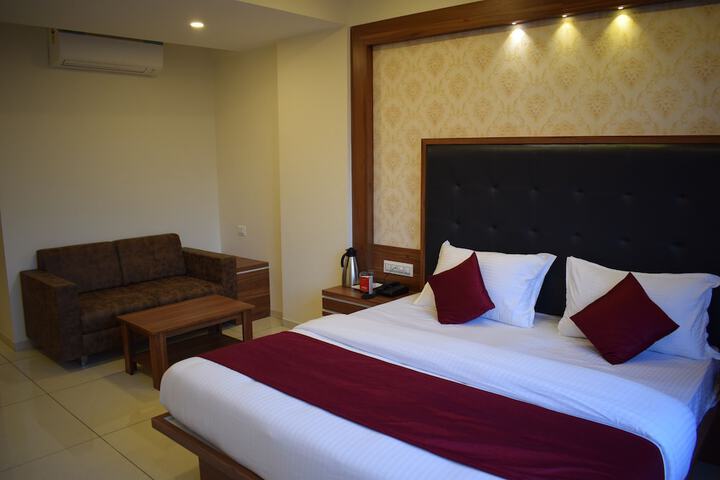 Room 13 of 54