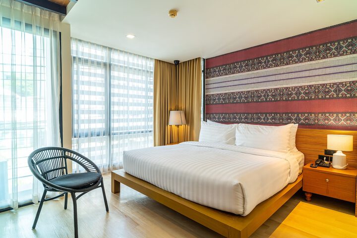 Room 10 of 33