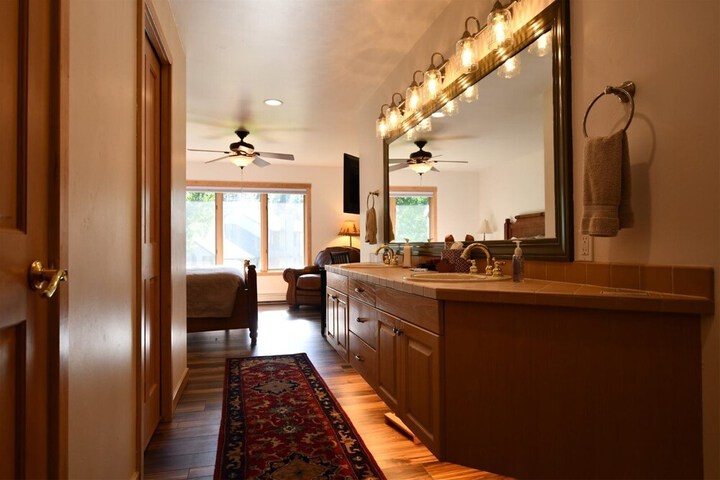 Room 5 of 62