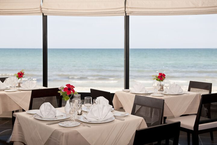 Dining 75 of 116