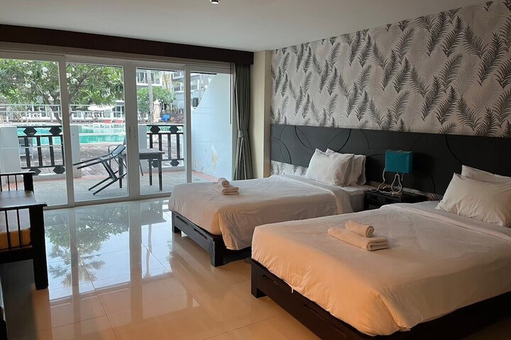 Room 17 of 60