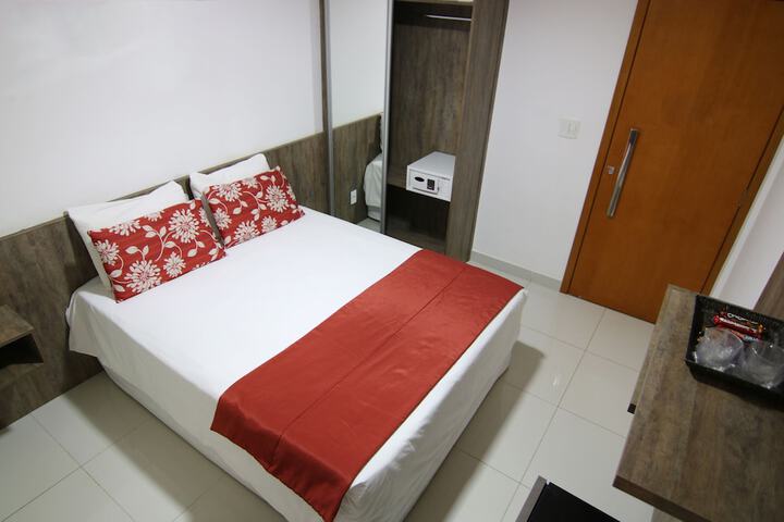 Room 8 of 48