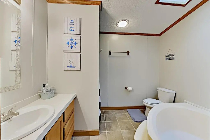 Room 6 of 15