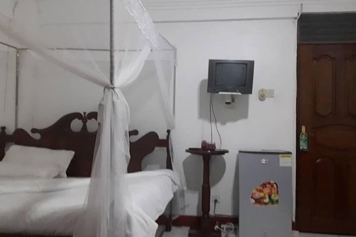 Room 3 of 25