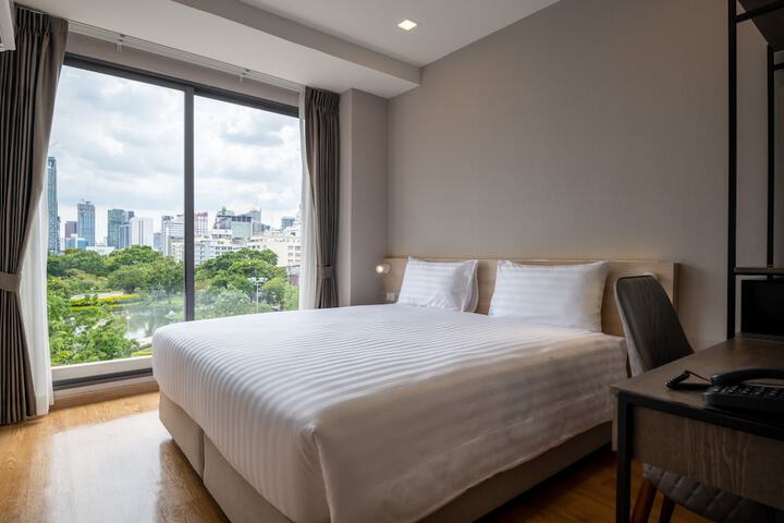 Room 8 of 40
