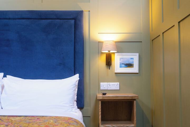 Room 46 of 118