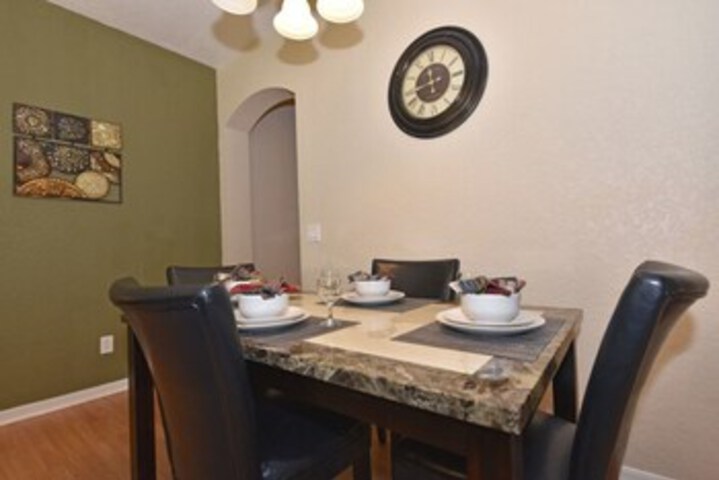 Room 12 of 28