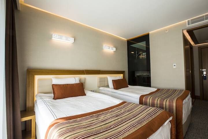 Room 7 of 29