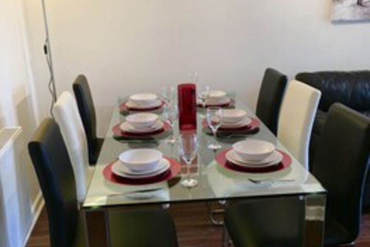 Room 8 of 18