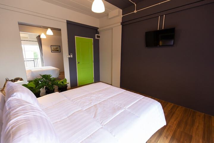 Room 4 of 71