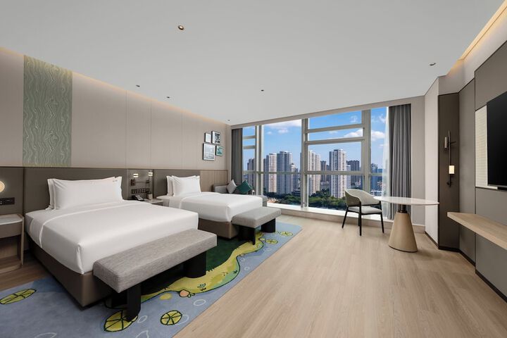 Room 4 of 87
