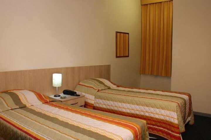 Room 10 of 31