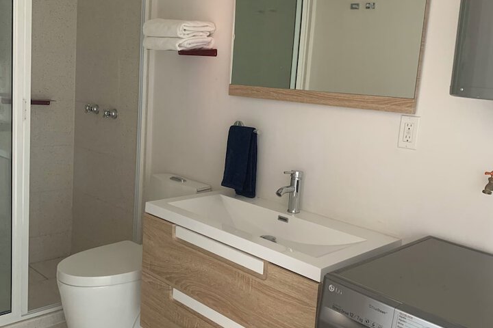 Room 93 of 108
