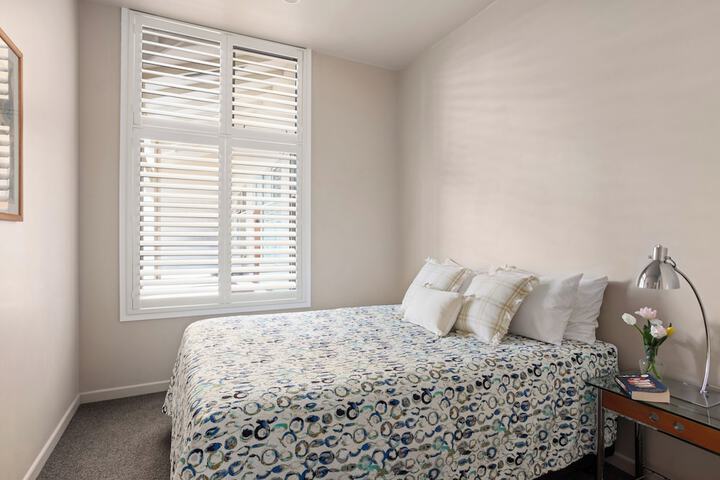 Room 3 of 48