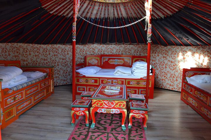 Room 2 of 33