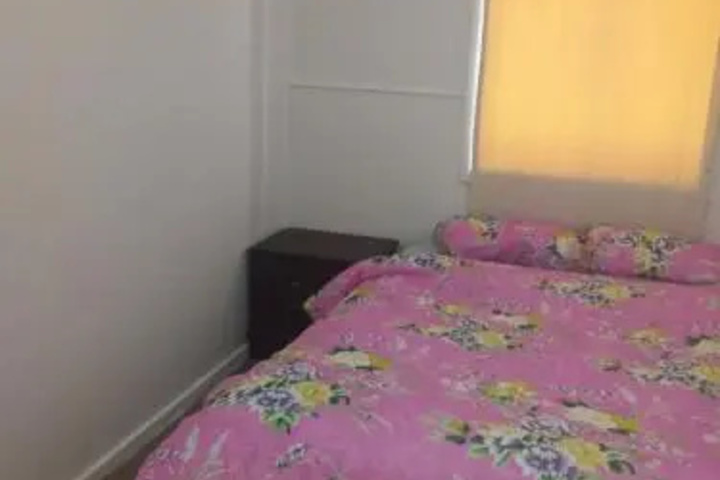 Room 2 of 6