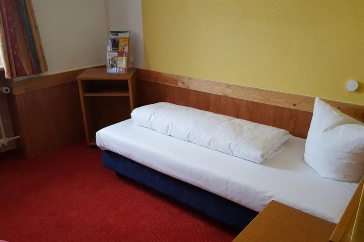 Room 3 of 11