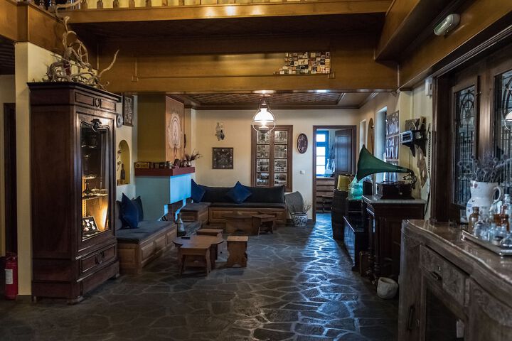 Guest Lobby