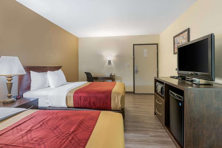 Double Accessible King Size Bed (7 of 9)