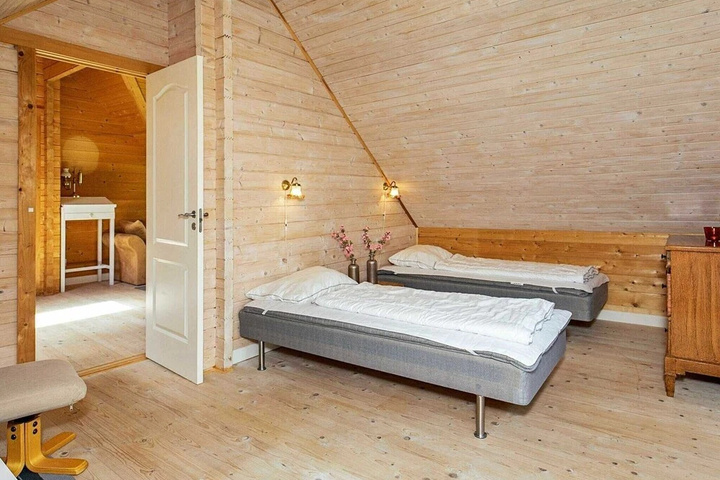 Room 6 of 21