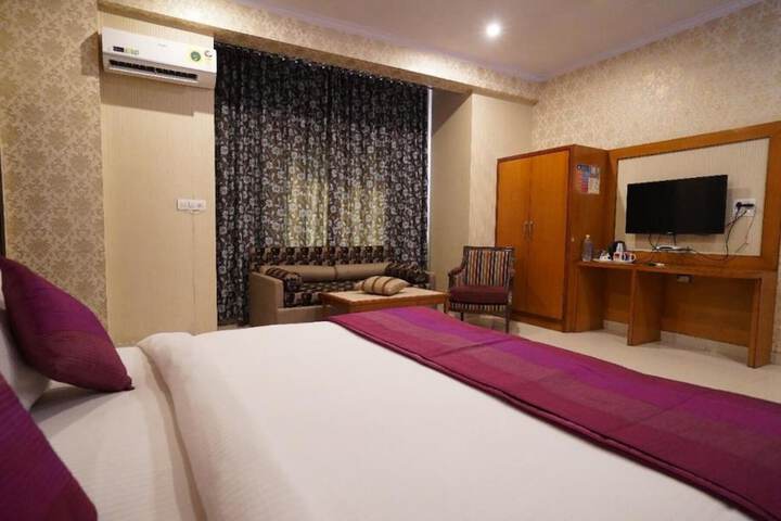 Room 3 of 22