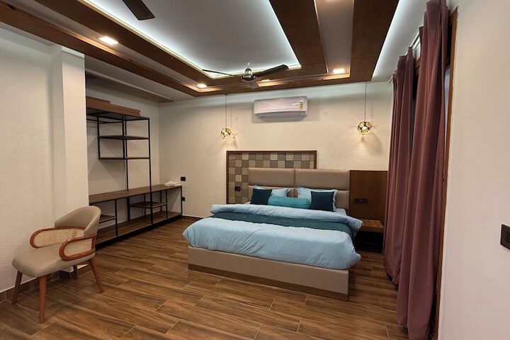 Room 5 of 95