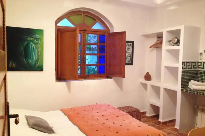 Room 4 of 15