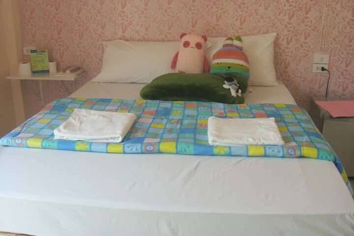 Room 2 of 19