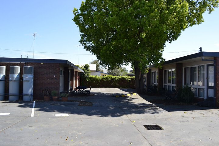 Property Grounds 34 of 39