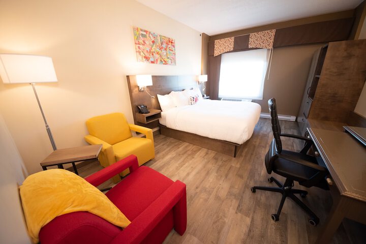 1 King Bed (5 of 14)