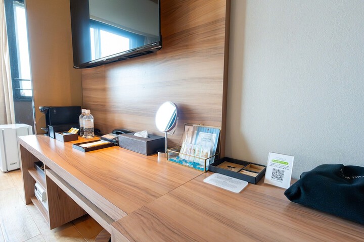 Room 42 of 299