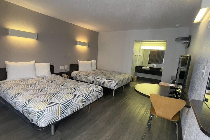 Room 20 of 40