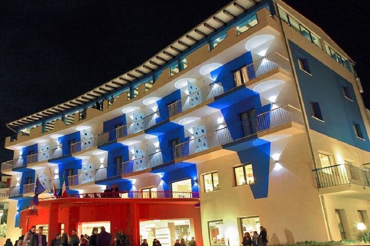 Hotel 82 of 93
