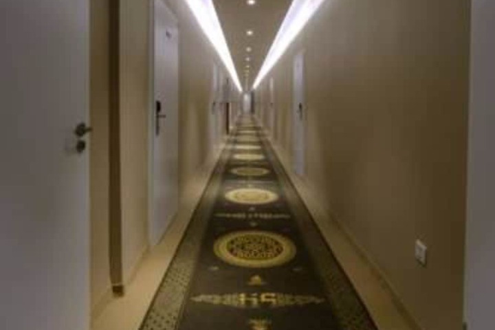 Ballroom/Hall 35 of 38