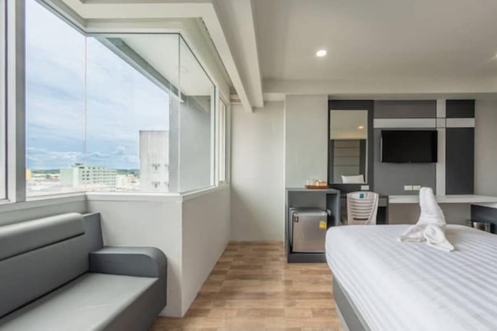Room 15 of 28