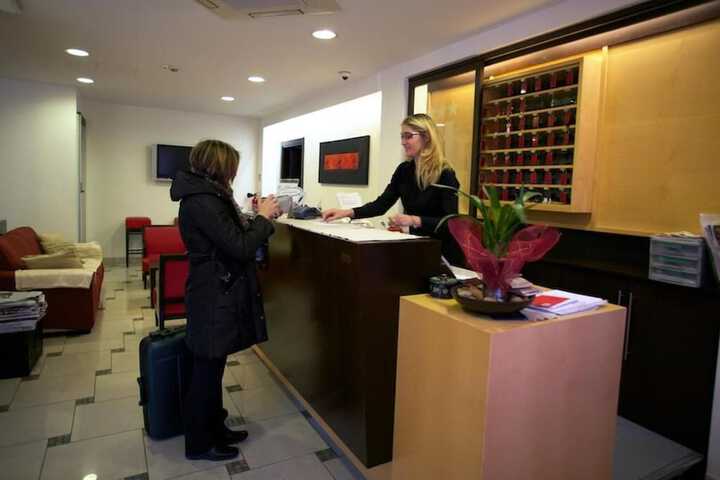 Guest Lobby