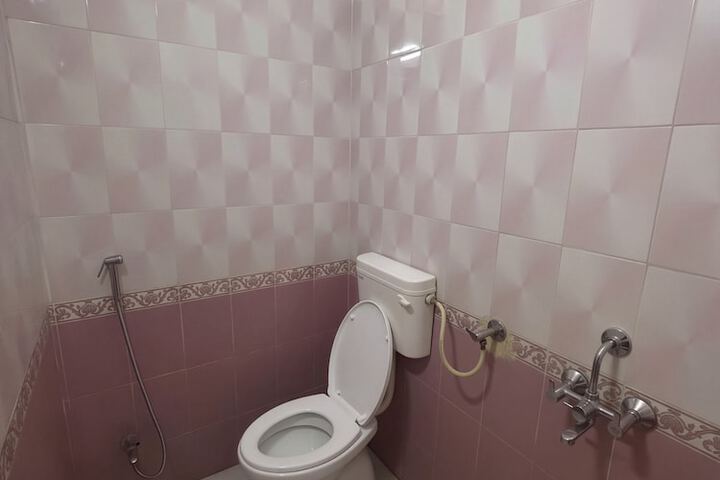 Room 25 of 37