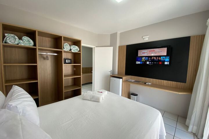 Room 53 of 102