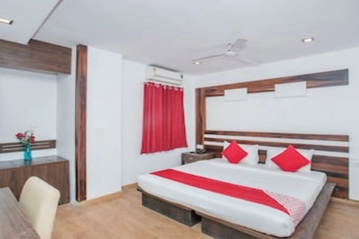 OYO 15082 Moriz Boutique Hotel