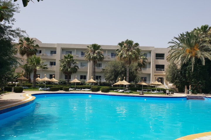 Pool 11 of 26