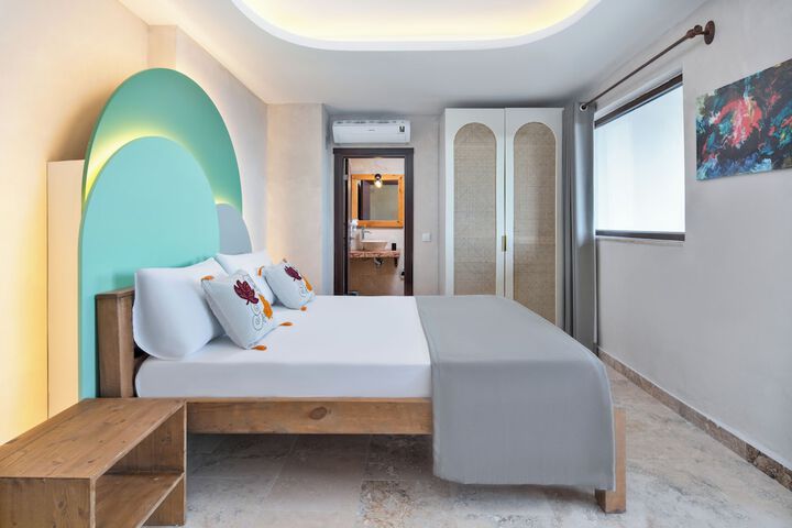 Room 9 of 74