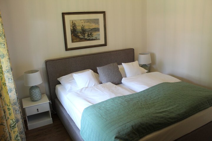 Room 33 of 152