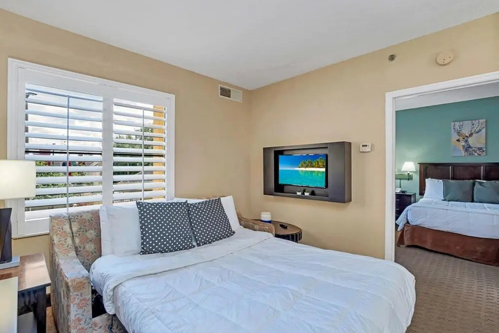Room 2 of 19