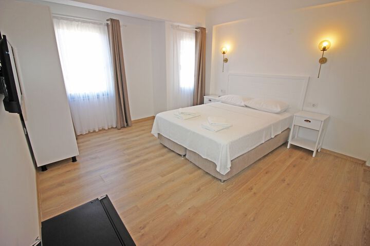 Room 8 of 37