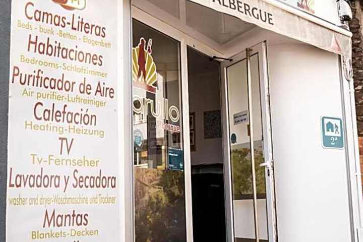 Albergue Barullo - Cubículos - Literas - Habitaciones