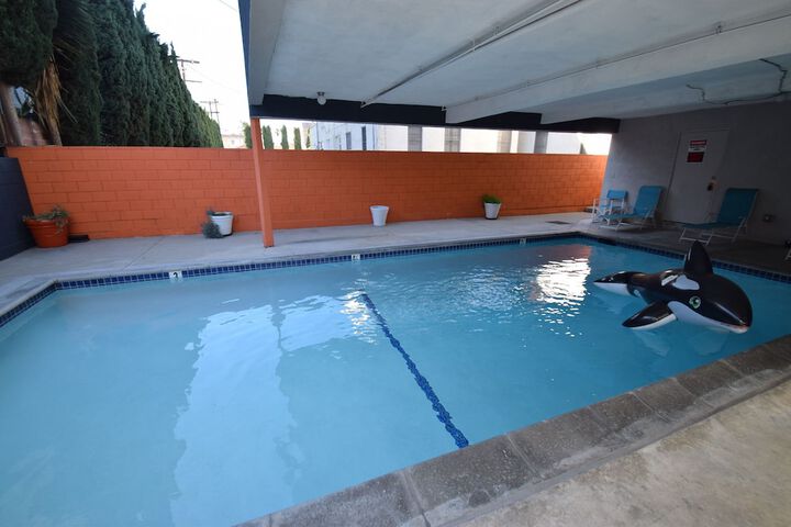 Pool 19 of 30