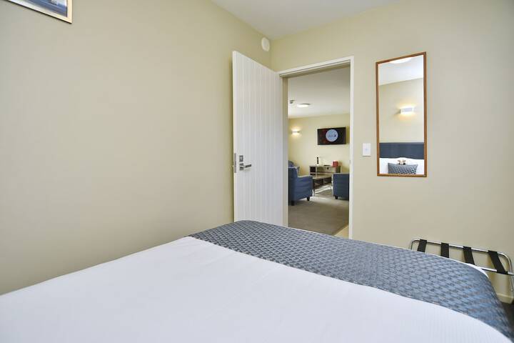 Room 32 of 196