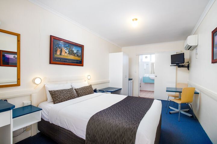Room 4 of 23